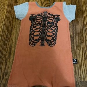 Rags and raches skull onesie